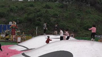 DƬ